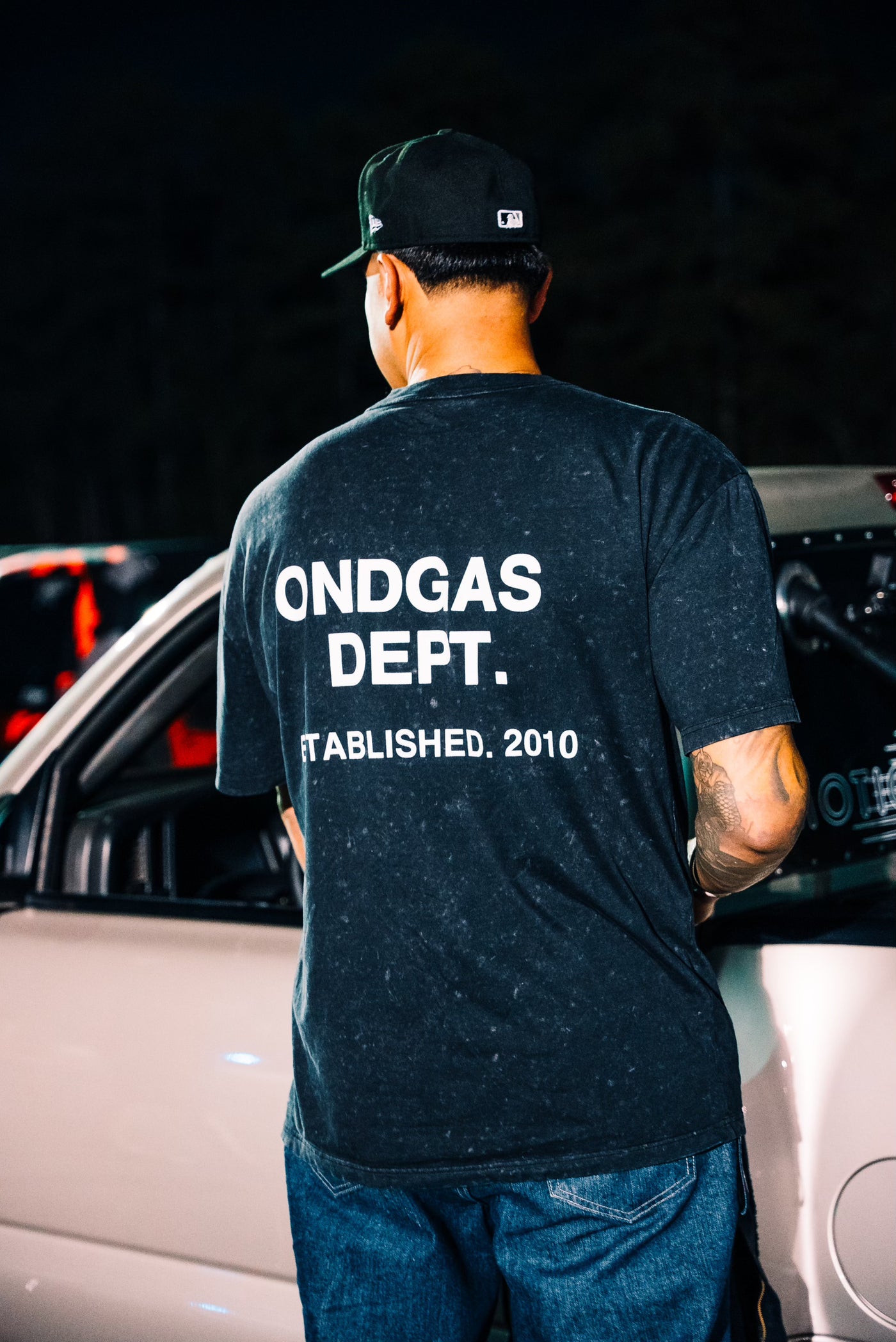 ONDGAS DEPT. Established 2010 shirt (StoneWash/WHITE)